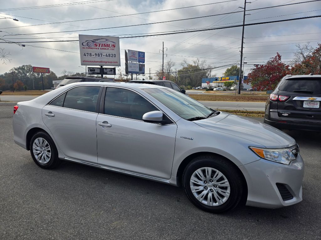 2013 Toyota Camry LE Hybrid's photo