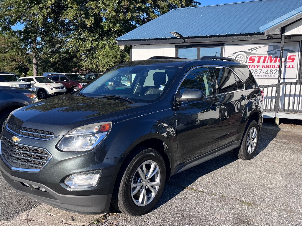 2017 Chevrolet Equinox LT's photo