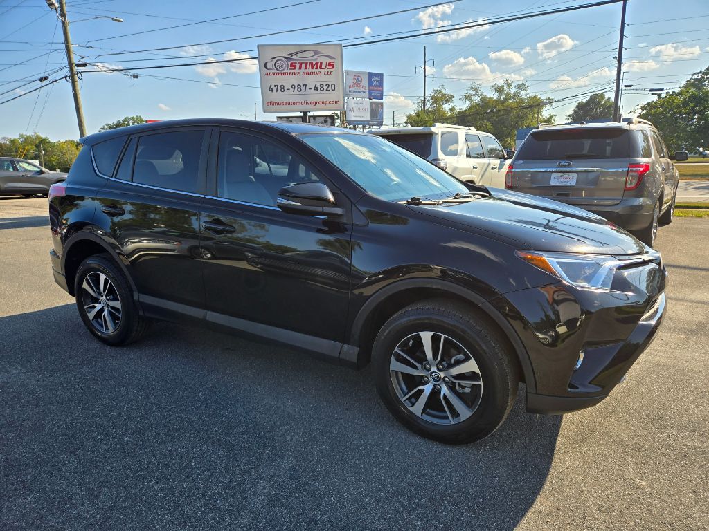 2018 Toyota RAV4 XLE's photo